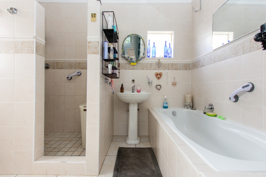 3 Bedroom Property for Sale in Velddrif Western Cape